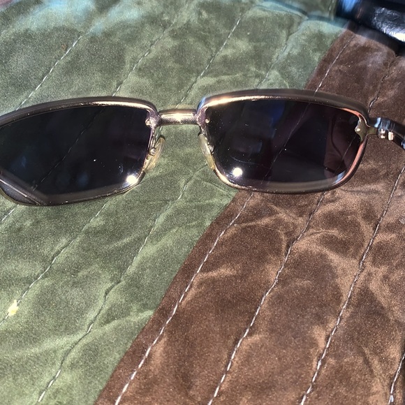 Authentic Gucci sunglasses - Picture 3 of 6